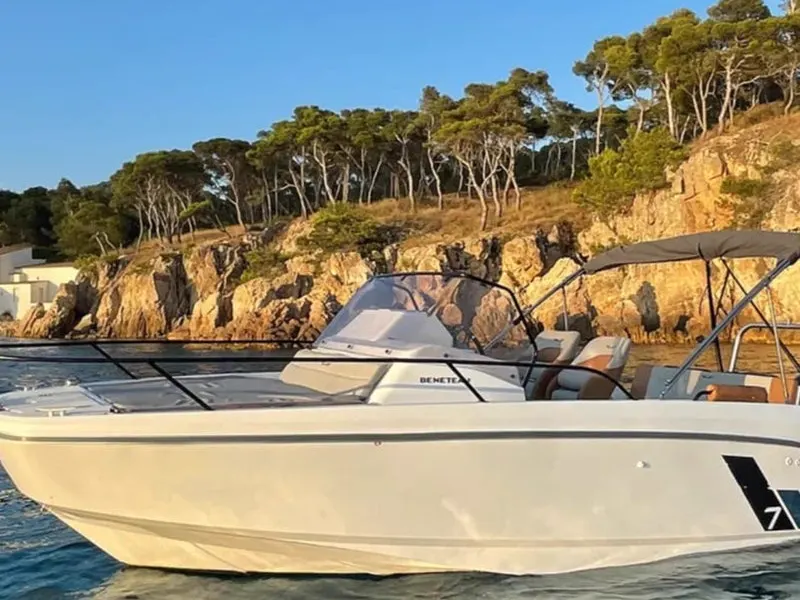 Beneteau Flyer 7 Sundeck boat for rent in Tisno